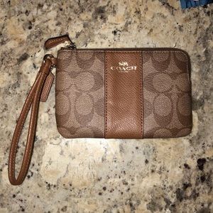 coach classic wristlet